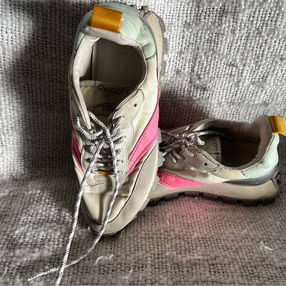 ONCEPT✨sz10✨Women's Pink and Cream Sneakers